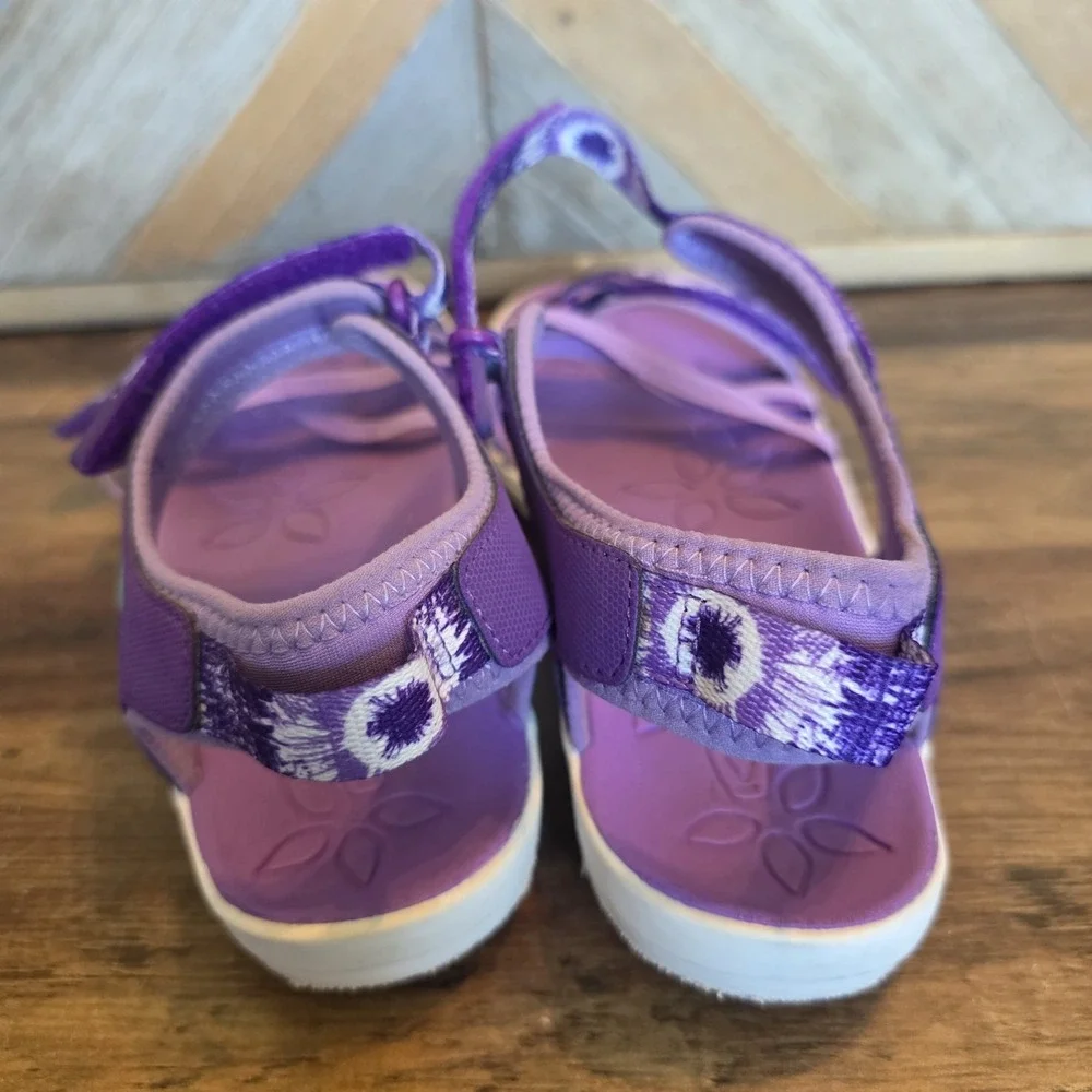 Keen Shoes Youth Size 6 Purple & White Hook and Loop Strappy Sandals Water Sport